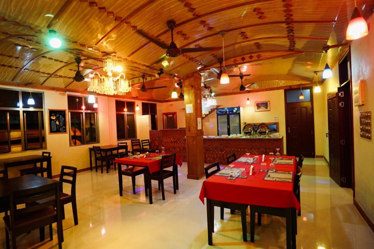 Holiday Mathiveri Inn Екстериор снимка
