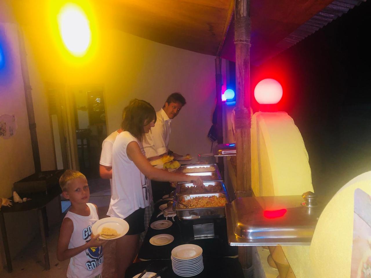 Holiday Mathiveri Inn Екстериор снимка