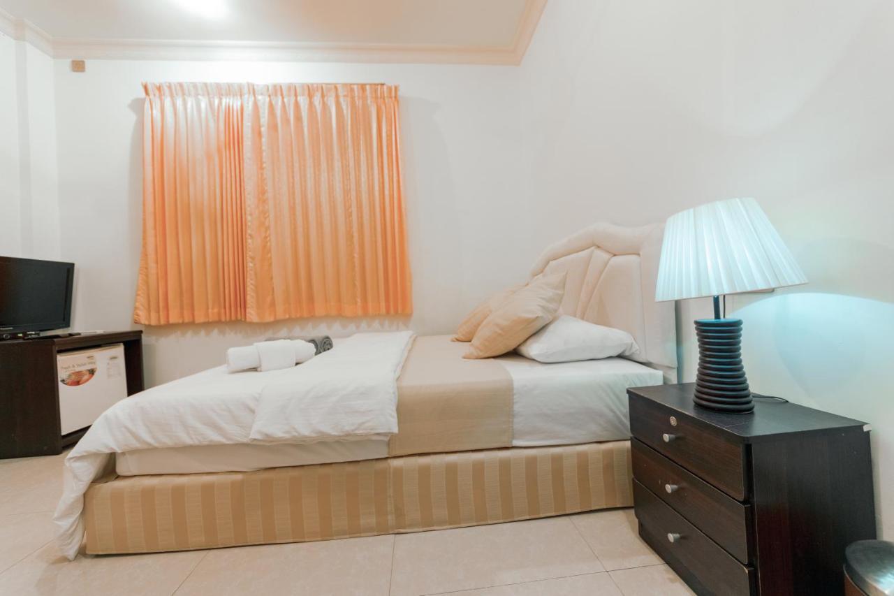 Holiday Mathiveri Inn Екстериор снимка