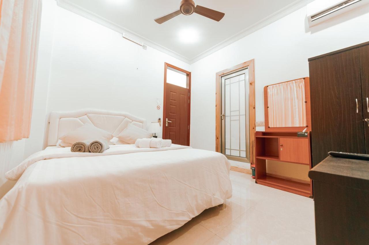 Holiday Mathiveri Inn Екстериор снимка