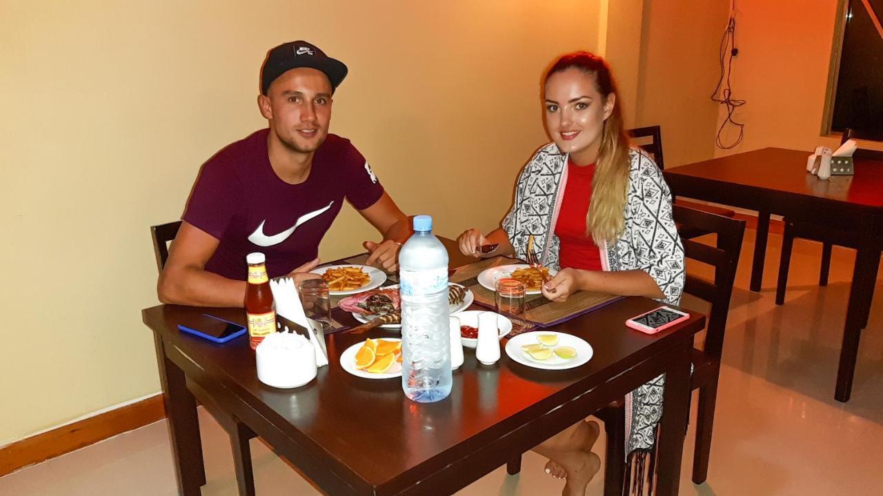 Holiday Mathiveri Inn Екстериор снимка