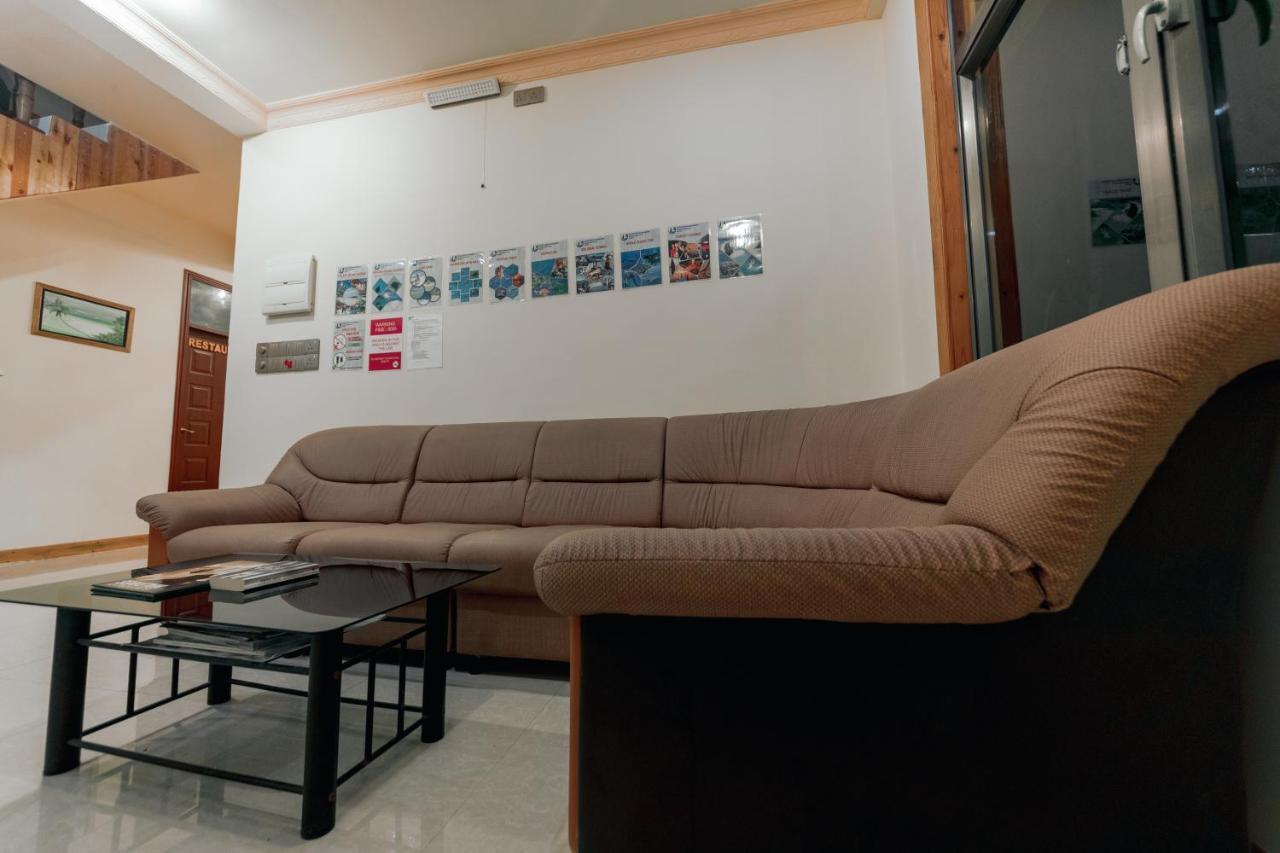 Holiday Mathiveri Inn Екстериор снимка